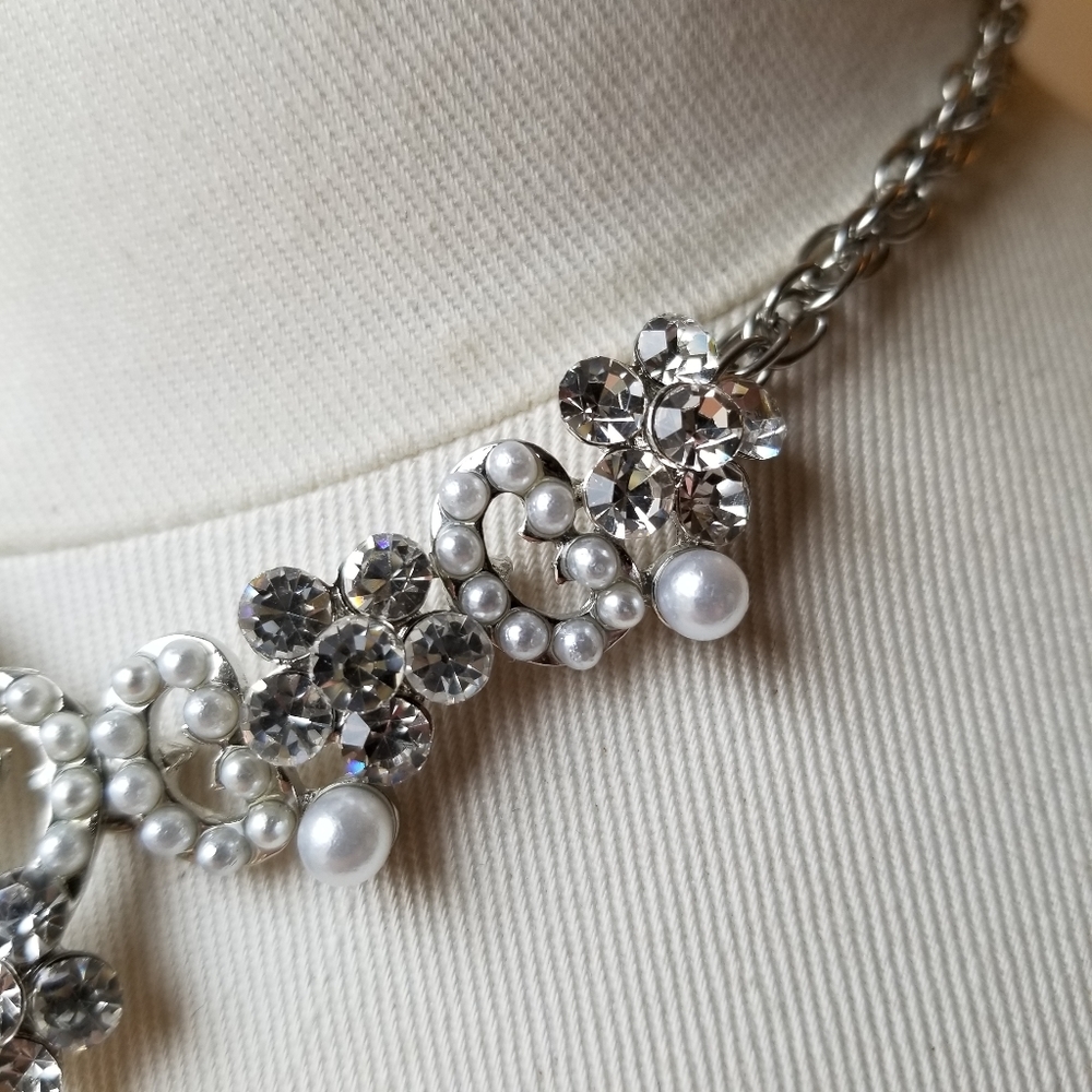 Silver Rhinestone Flower Pearl Bead Neckla… - Picture 8 of 8